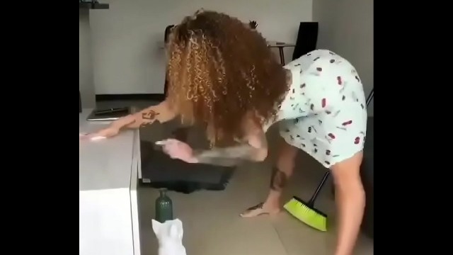 Moriah Mills Ebony Sex Twerks Games Dress Cleaning Porn Hot Straight Xxx